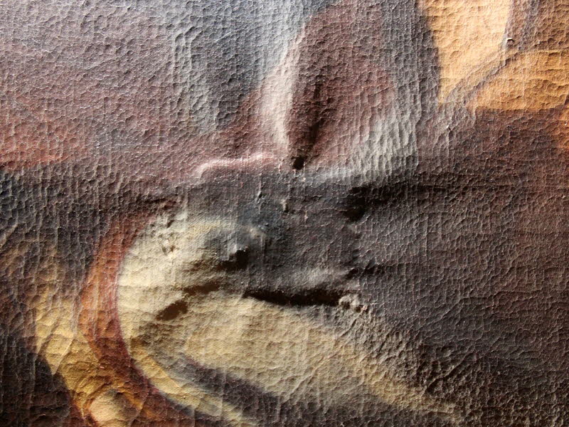 Wie vorheriges, nur von der Bildvorderseite: Starke Faltenbildung